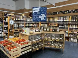 537-biocoop-pontarlier-o-doubs-bio-magasin-alimentation-tomate-fruit-legume-vrac-biscuit.webp
